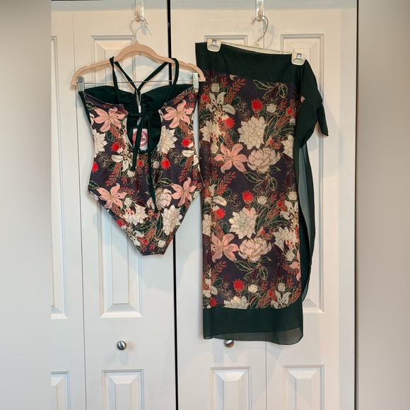 NWT - IMEKIS One Piece Swimsuit W/ Matching Sarong. Size Large. - Picture 2 of 12